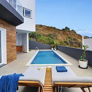 Omar By Lovelystay Villa Canhas